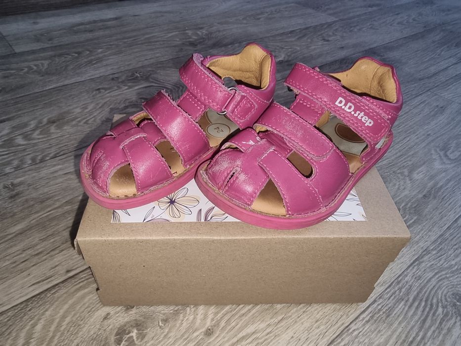 Продам сандалі d.d. step barefoot,  24 розмір
