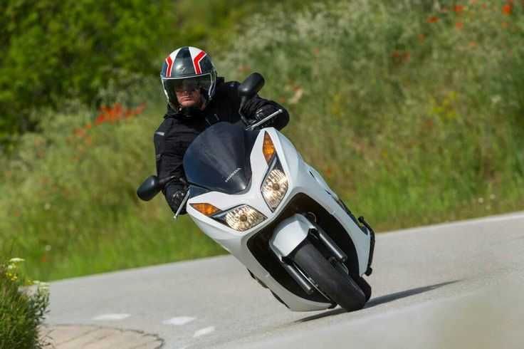 Bonito Para-Brisas Preto de Moto HONDA Forzza 300