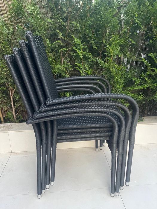 Conjunto de mesa e 8 cadeiras novas em rattan