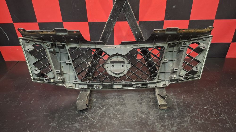 Grelha frente NISSAN NP300 Navara Pick Up Chassis (D40)