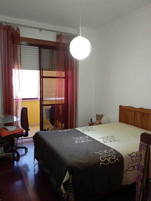 Quarto para arrendar jovem Coimbra