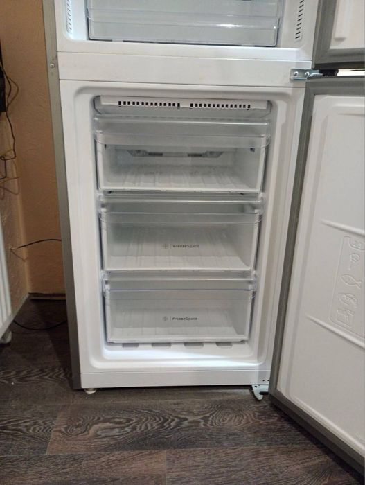 Холодильник Indesit INFC8 TI21X 0 Total No Frost Польського виробництв