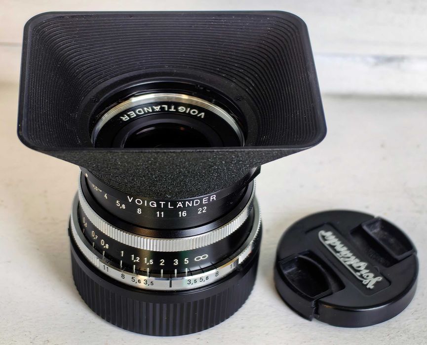Voigtländer Color Skopar 3.5/21 LM jak nowy z tulipanem LH-11