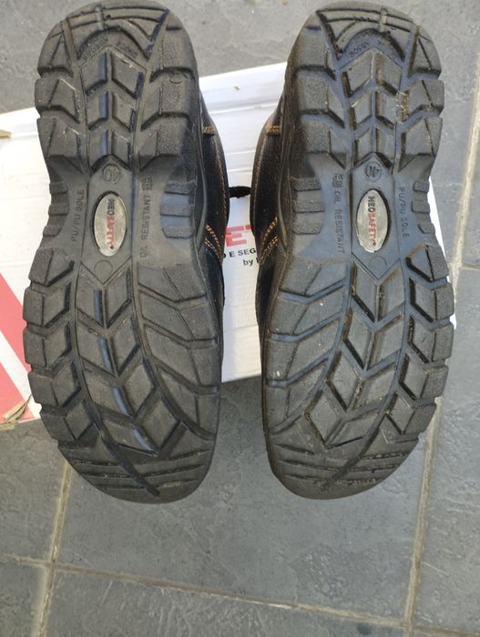 Sapatos de biqueira de aço 40