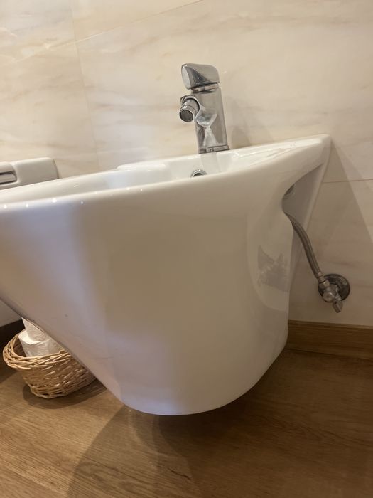 Bidé suspenso - quase novo