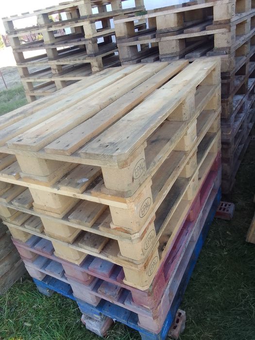 Піддони дерев'яні.