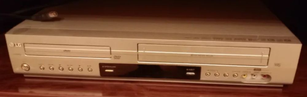 Videogravador LG Combinado DVD e VHS