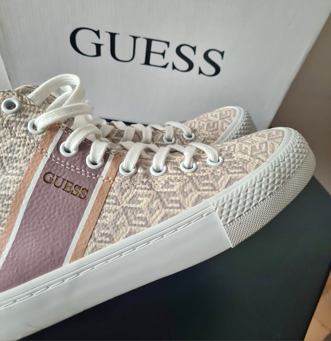 Buty Guess trampki za kostkę skórzane logowane 35