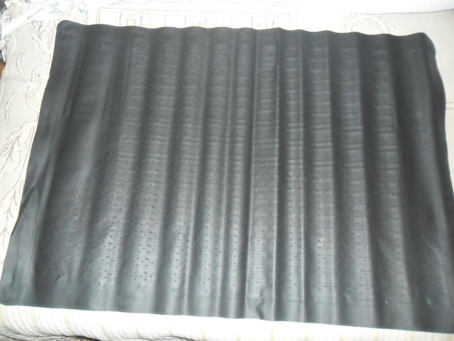 Tapete de borracha novo 1.20 x 0.80 para carro