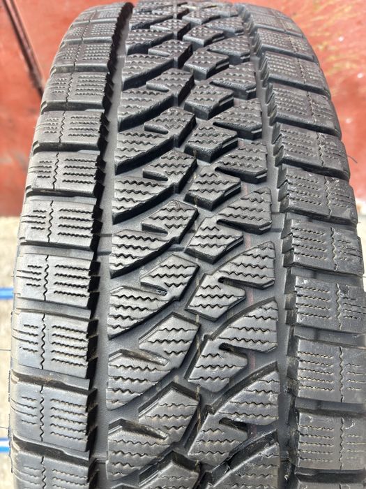 225/75/16с  R16 Brigestone Blizzak W810 всесезонна 1 шт