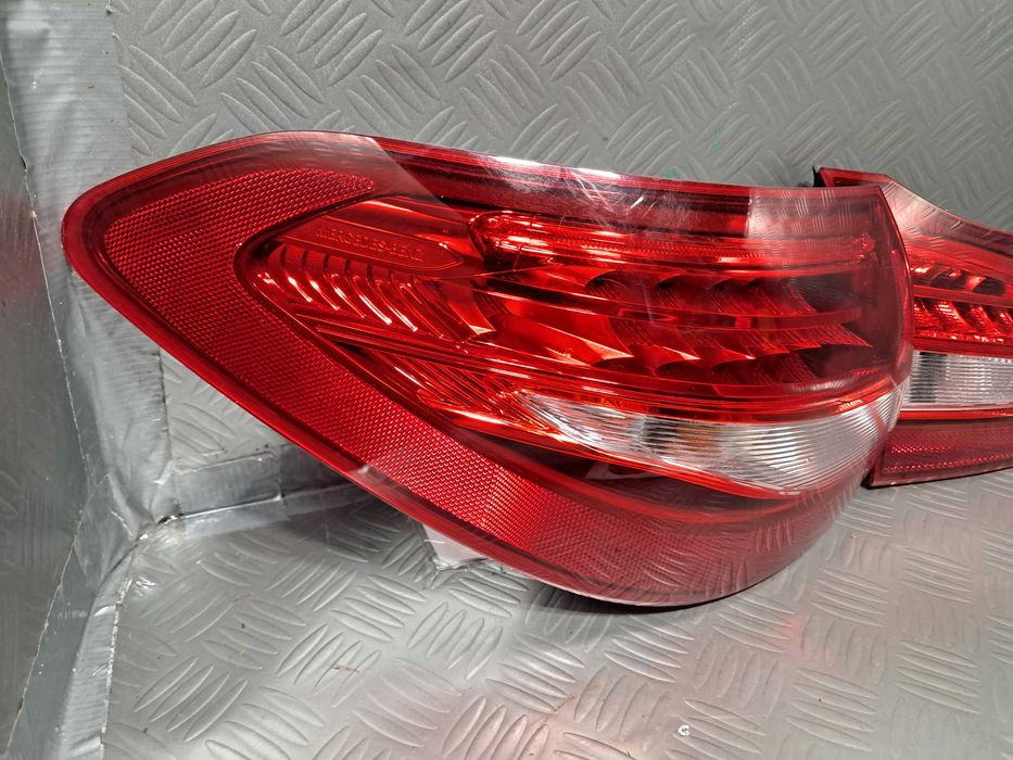 Farolim Farolins Mercedes W205 carrinha C200 C220 C250 C300