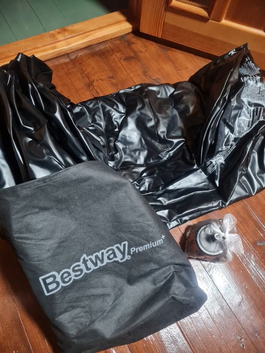 Надувний матрац-ліжко