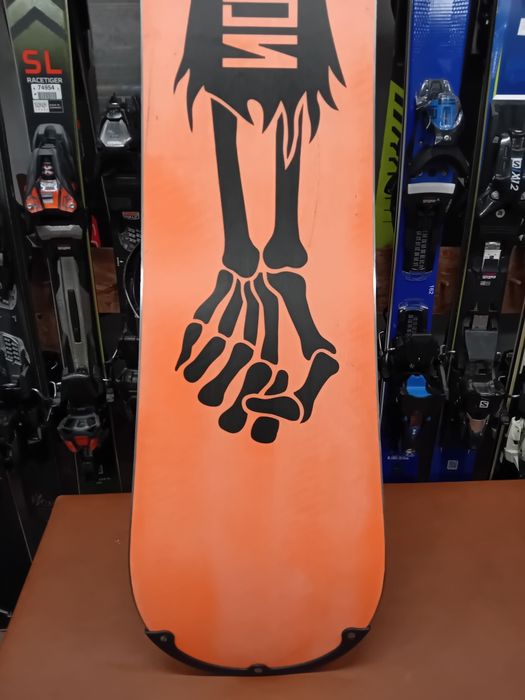 Snowboard Burton z wiązaniami