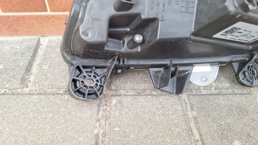 Halogen lewy led Peugeot 3008 lift