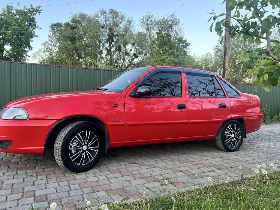 Продаж Nexia 2012 року