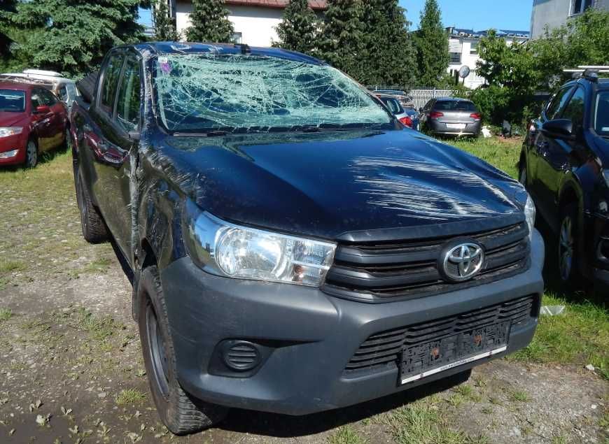 Разборка Toyota Hilux бампер комплектний