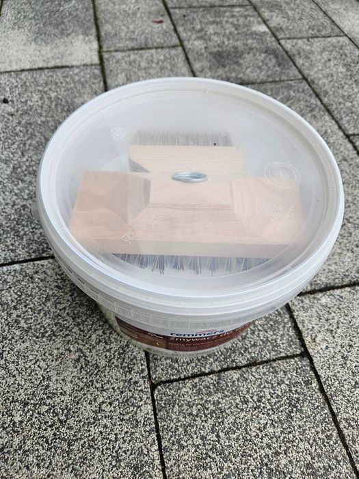 Zmywacz do drewna Remmers nowy