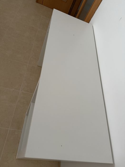 Secretária branca Kallax Ikea 111x37x39cm