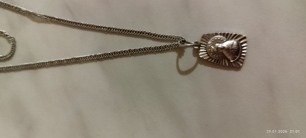 Łańcuszek z zawieszką srebro-białe złoto