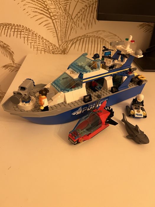 60277 LEGO City Policyjna łódź patrolowa