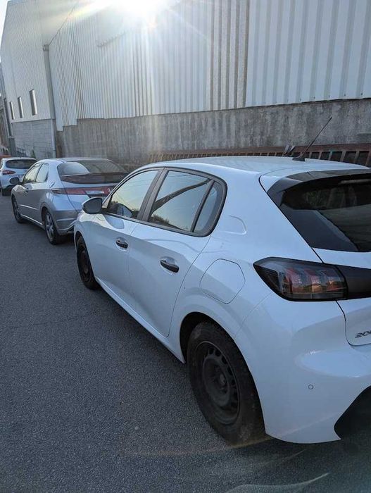 Peugeot 208 de 2021 para peças