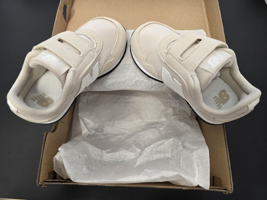 Vendo sapatilhas New Balance criança novas