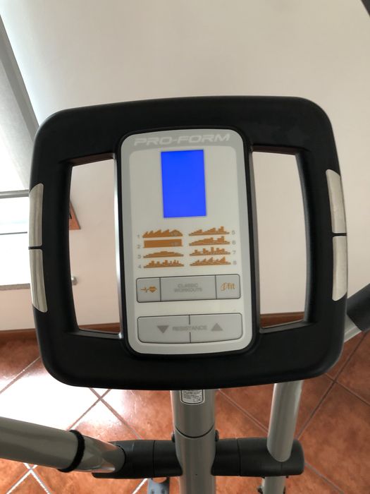 Bicicleta elíptica Proform, sem uso.