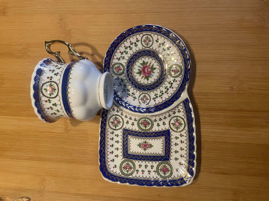 Chavena com prato de cha