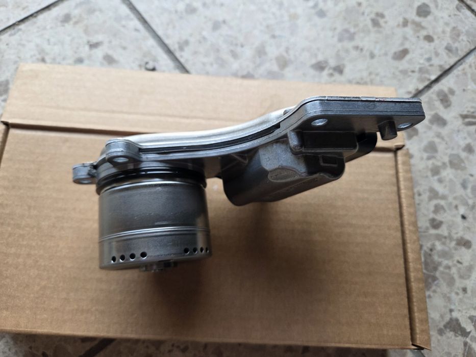 Silnik elektryczny systemu start-stop DQ381 0GC 927 373 M