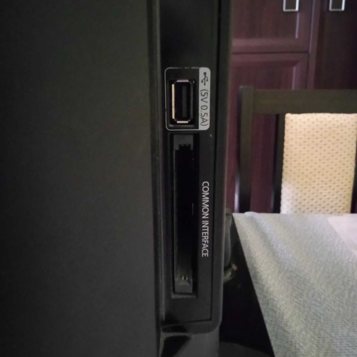 Telewizor LED Samsung UE32EH4000.