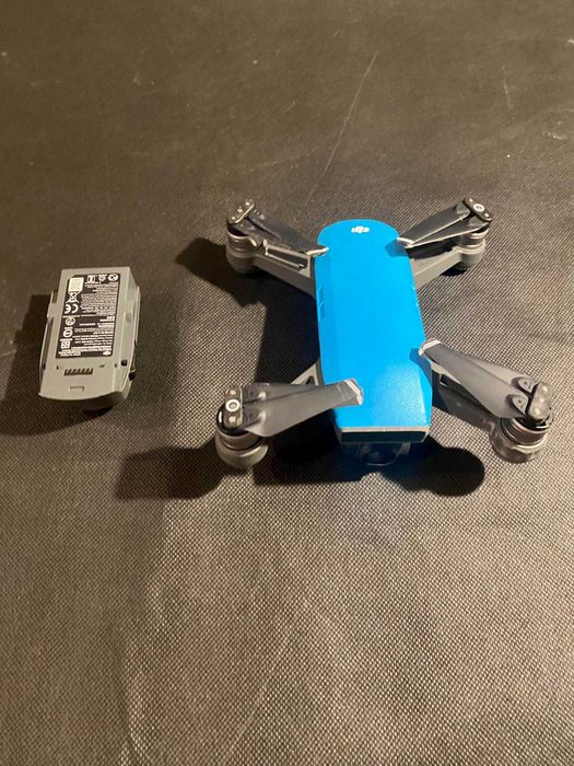 Dron DJI Spark kolor niebieski