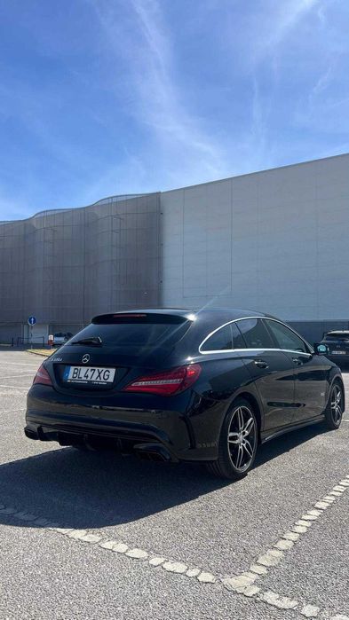 Mercedes-Benz CLA 220 d Shooting Brake AMG Line Aut.