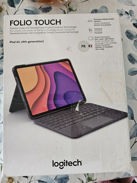 LOGITECH Folio Touch Apple iPad AIR 4th AZERTY Klawiatura Uszkodzona