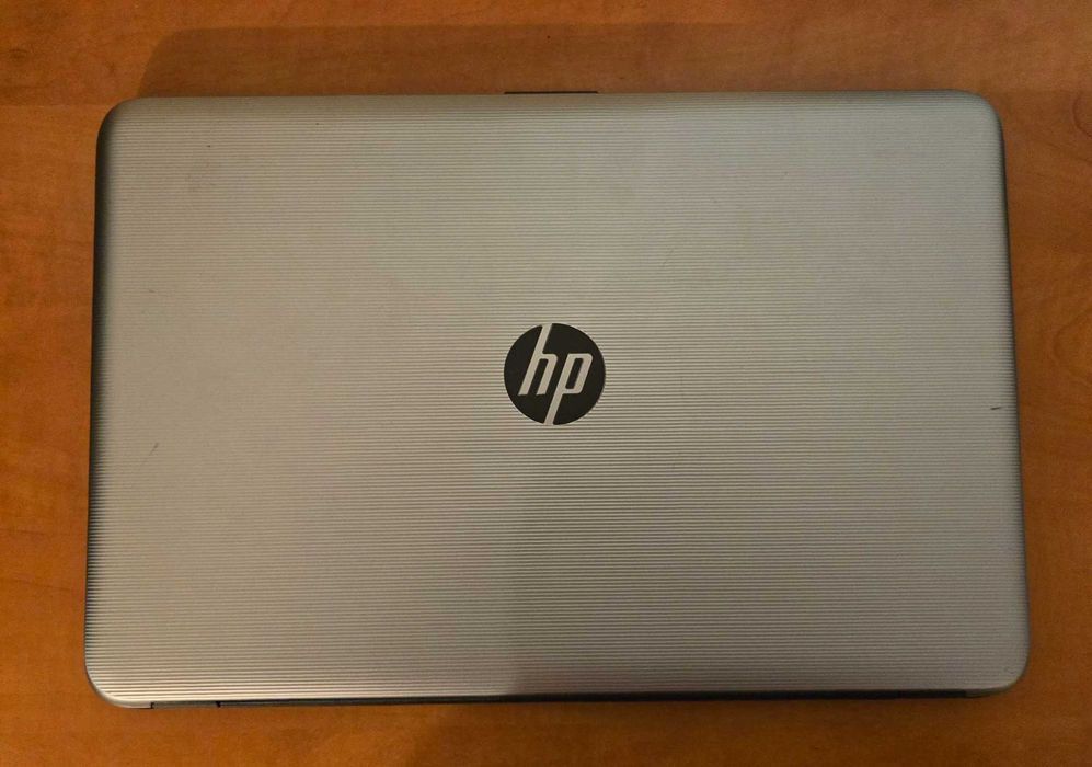 HP 15-AY536nw/i3/8gb/240gb ssd/Radeon R5 2gb/ zasilacz