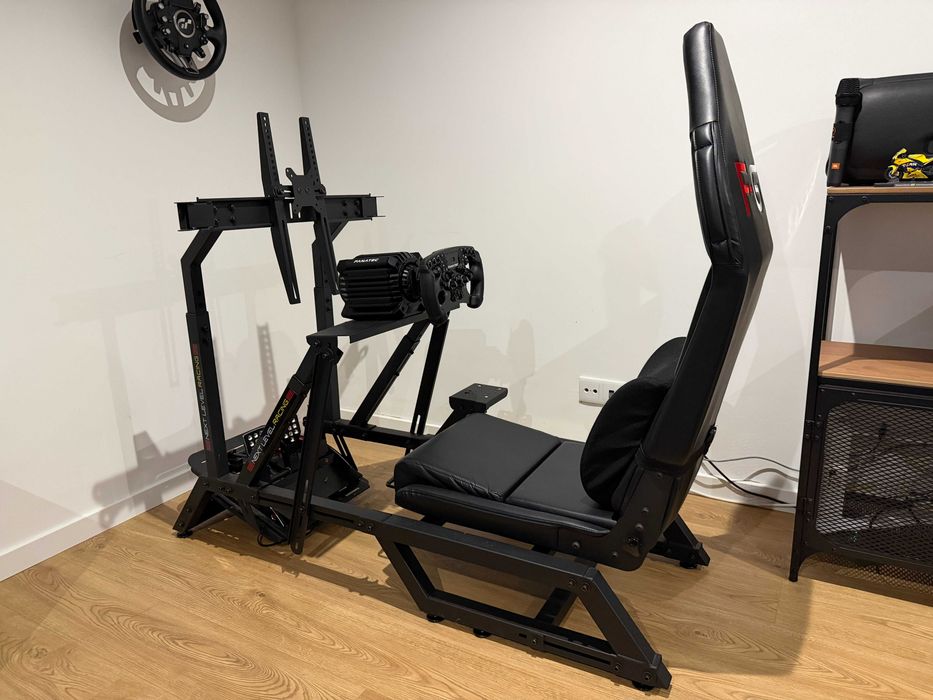 Cockpit SimRacing Next Level Racing F-GT + Suporte p/ 1 ou 3 Monitores