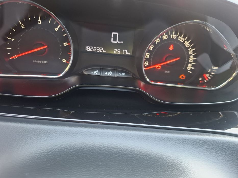 Peugeot 208 1.6 HDI