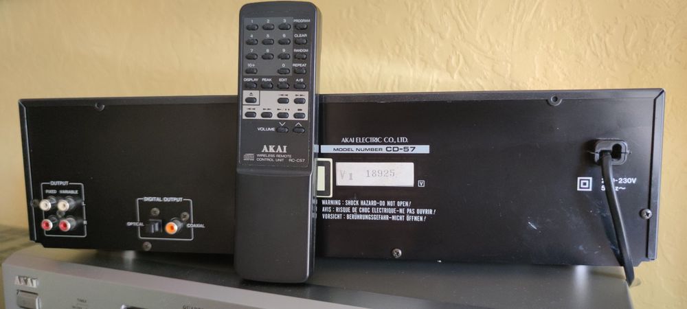 Akai CD - 57 player