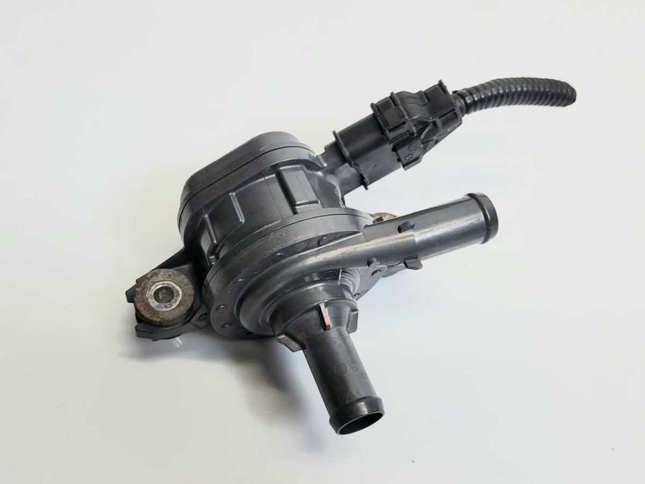 Pompka obiegu wody Toyota C-HR 1,8 Hybrid 2016r-2022r