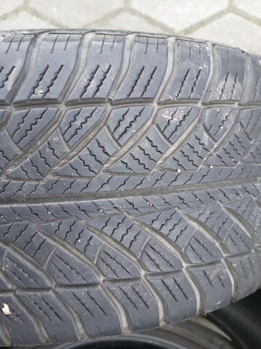 Opony 245/45 r18 Goodyear superstan