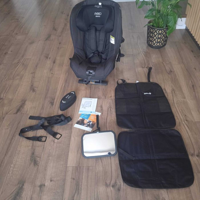 Fotelik Axkid Minikid 2.0 Black 0-25Kg