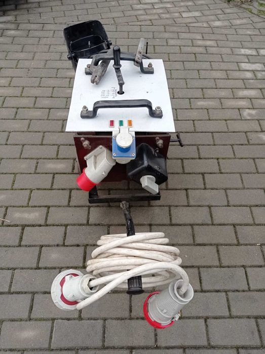 Spawarka transformatorowa 50–250A 230V/400V na wózku + kable + maska
