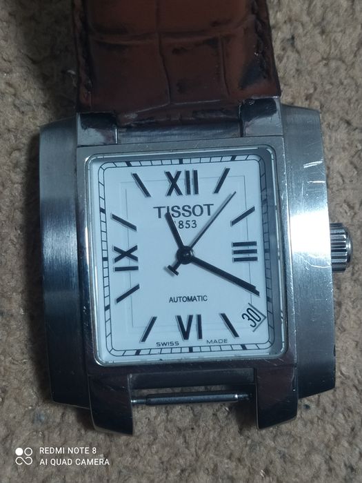 Годинник Tissot.