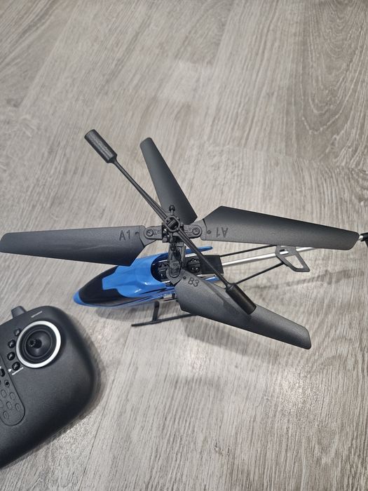 Дитячий гелікоптер на радіоуправлінні