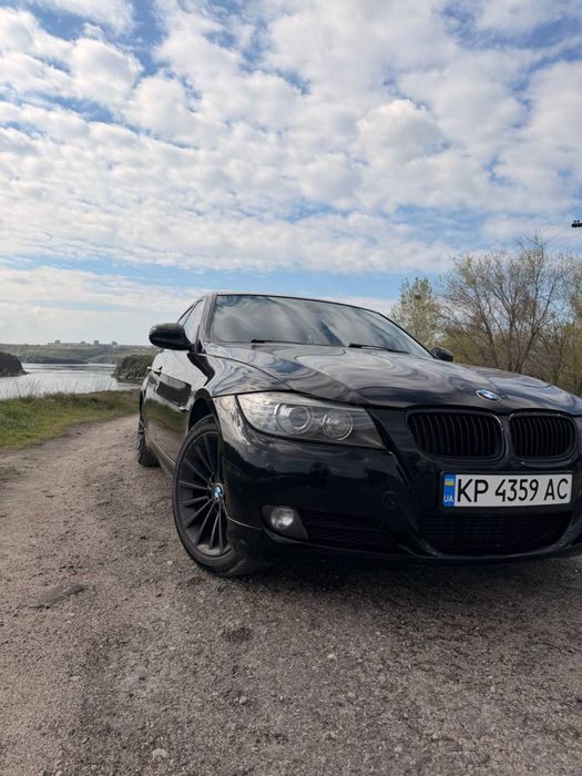 BMW E90 рестайлинг 2010 рік в гарному стані