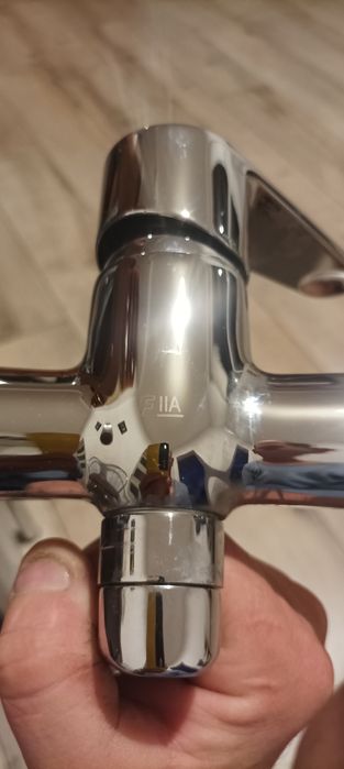 Kran ścienny FllA rozstaw zaworów 15cm długość wylewki 22,5