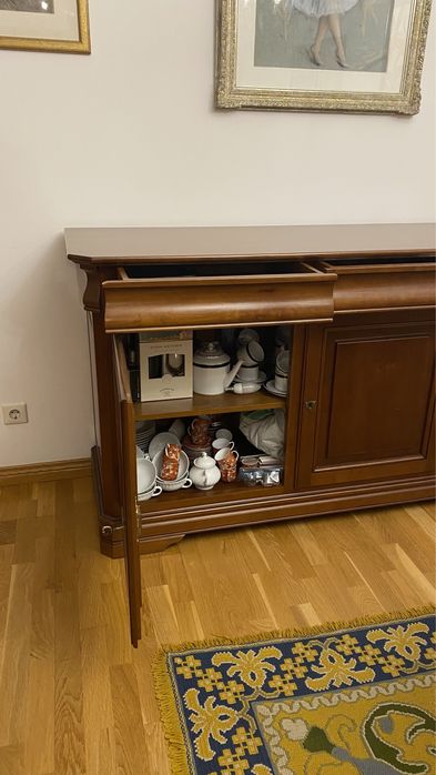 Aparador em madeira maciça