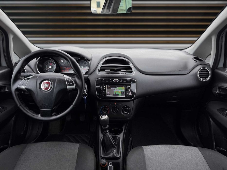 Fiat Punto Young 1.2 GPS+Vidros Esc. c/Garantia - 124€ p/mês