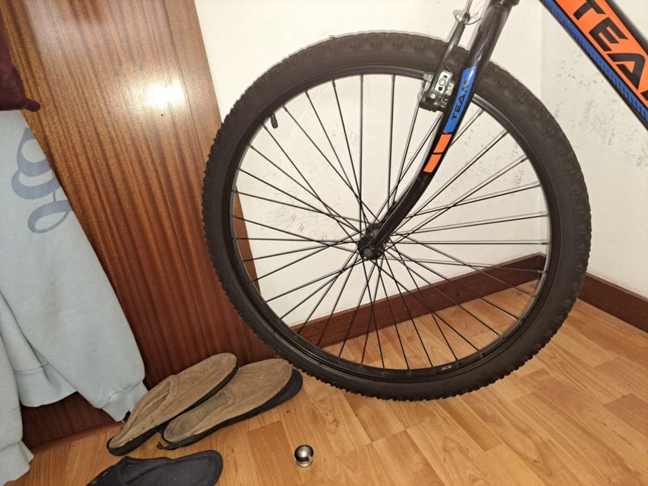 Vende se boa televisao