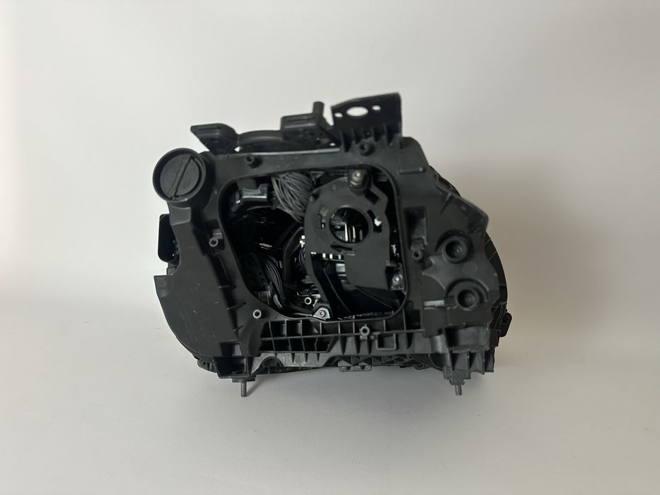 Porsche Taycan фара фари передні оптика передня наявність 9J1941031F