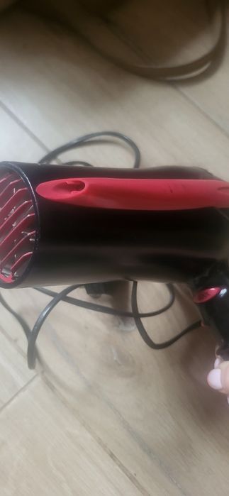 Suszarka do włosów Revlon z wyjściem uk